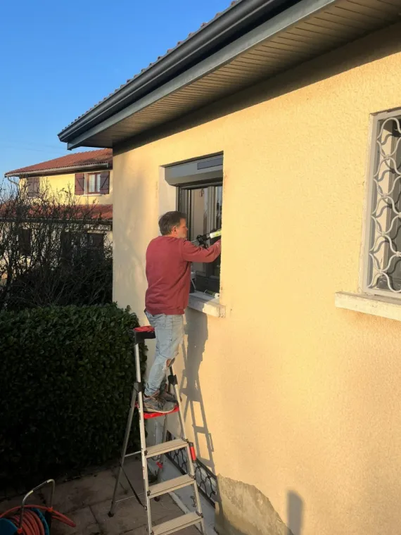 Pose de fenêtres et portes à Lyon, Lyon, Menuistores Agencement